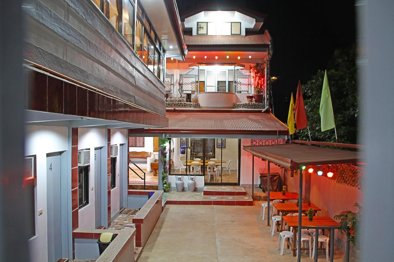 Mario's Travellers Inn Coron Esterno foto