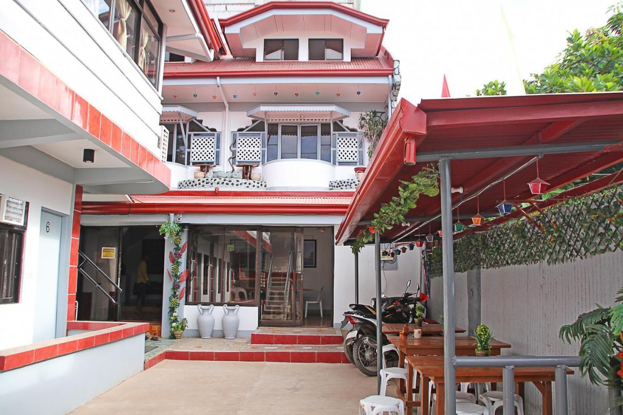 Mario's Travellers Inn Coron Esterno foto