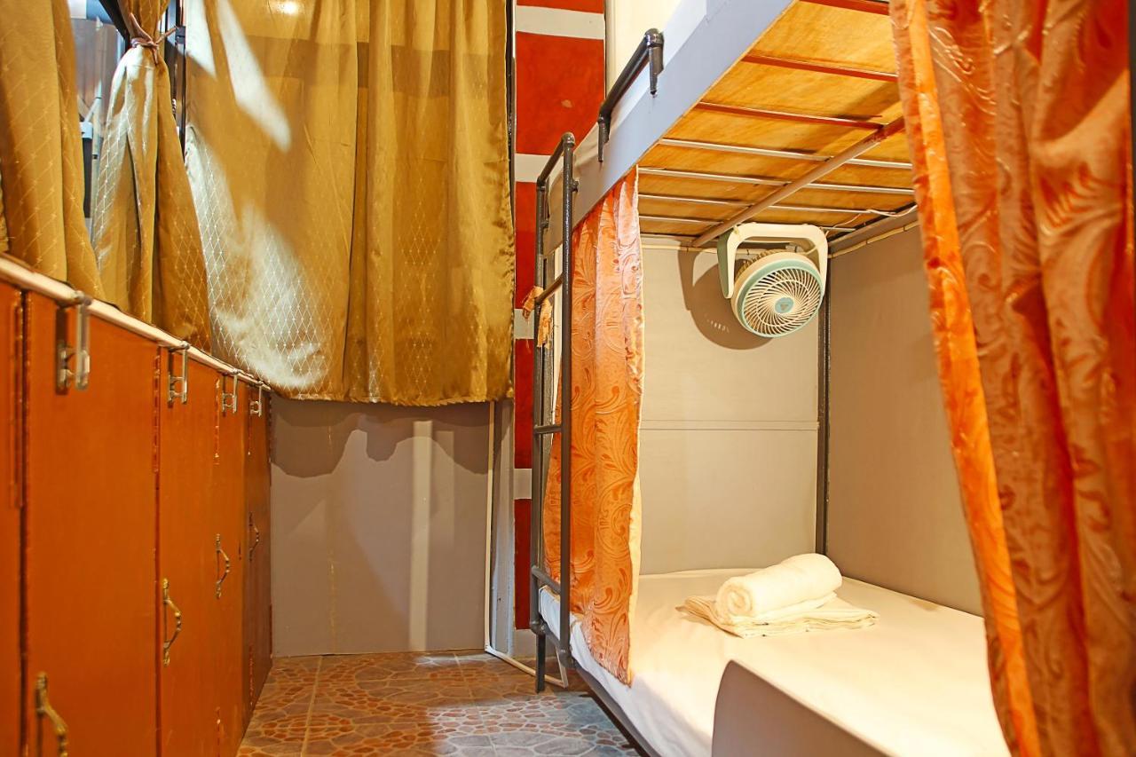 Mario's Travellers Inn Coron Esterno foto