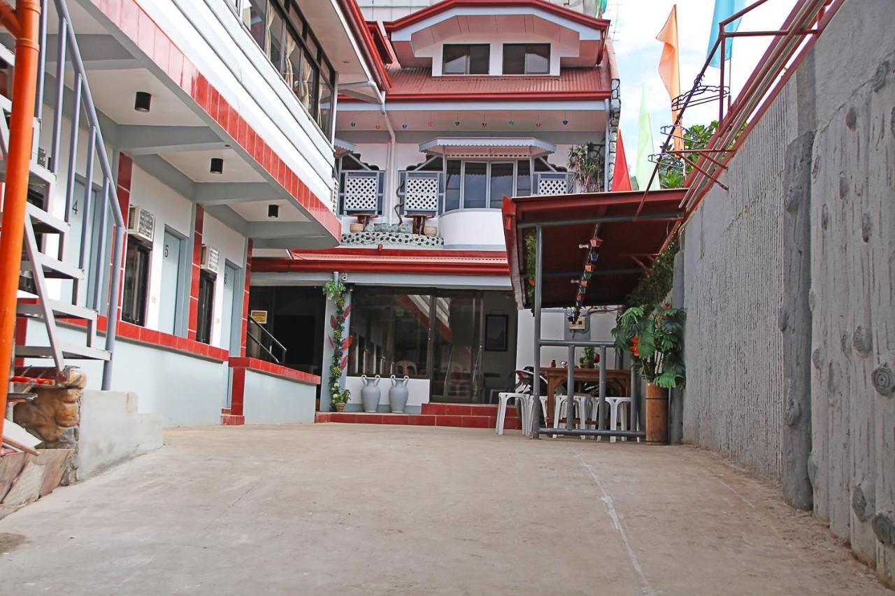 Mario's Travellers Inn Coron Esterno foto