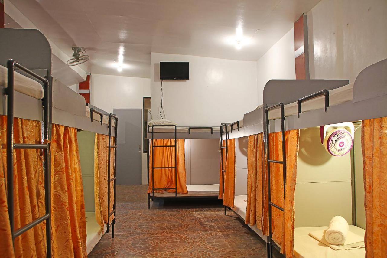 Mario's Travellers Inn Coron Esterno foto