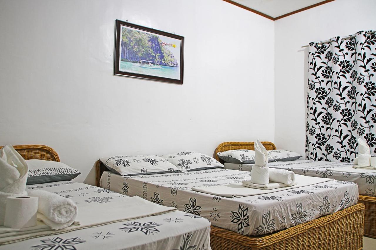 Mario's Travellers Inn Coron Esterno foto