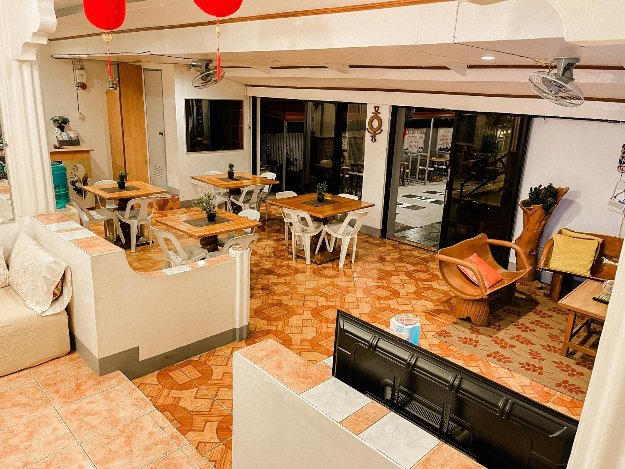 Mario's Travellers Inn Coron Esterno foto