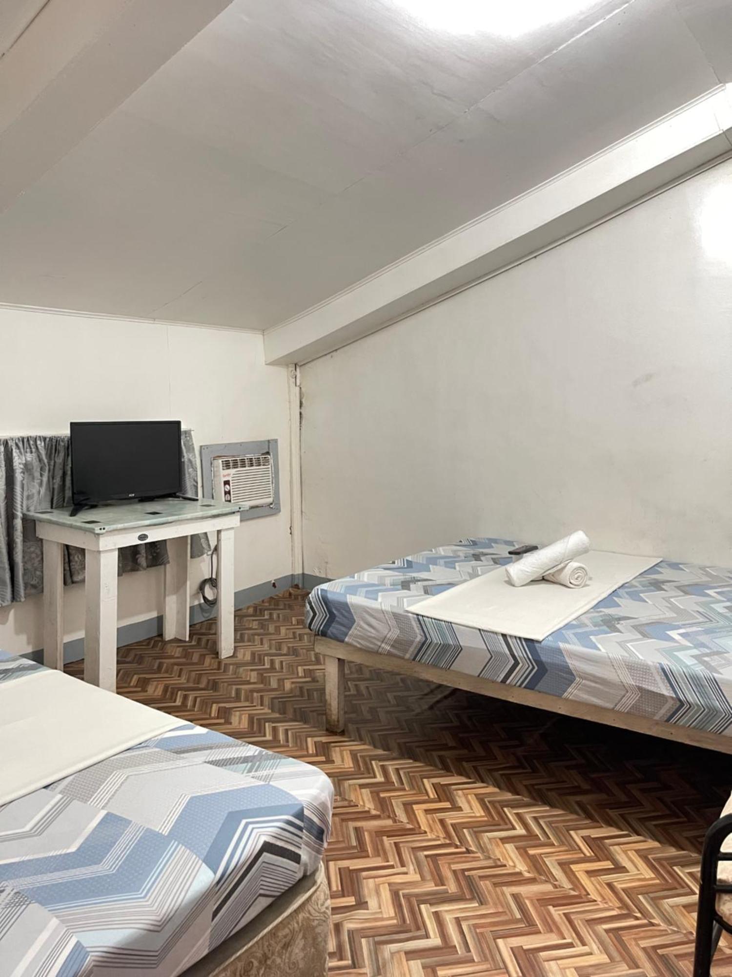 Mario's Travellers Inn Coron Esterno foto